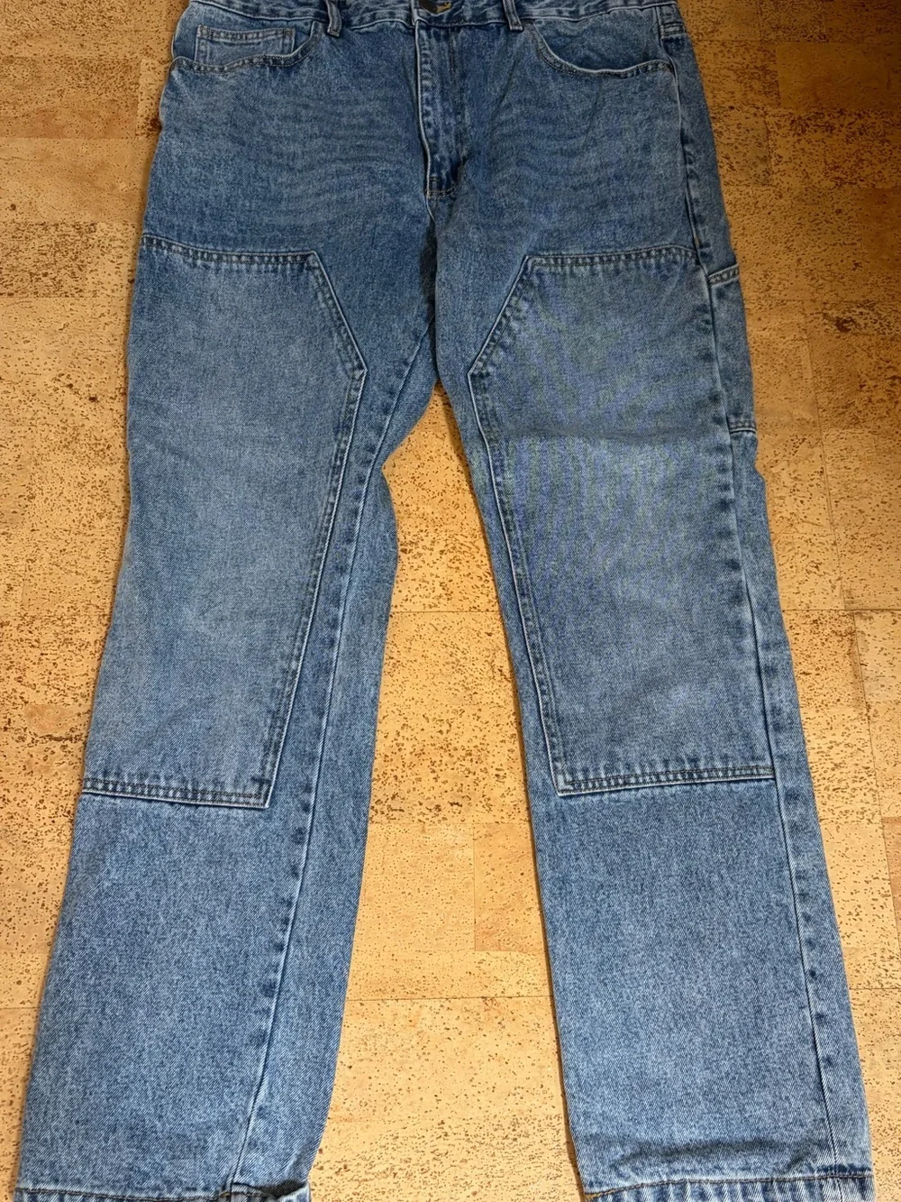 Straight-Fit Men's Denim Jeans in Mid Blue - Classic Everyday Style